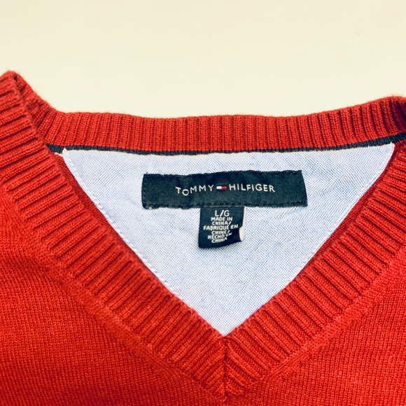Tommy Hilfiger Sweater in Cranberry Color - Picture 3 of 3